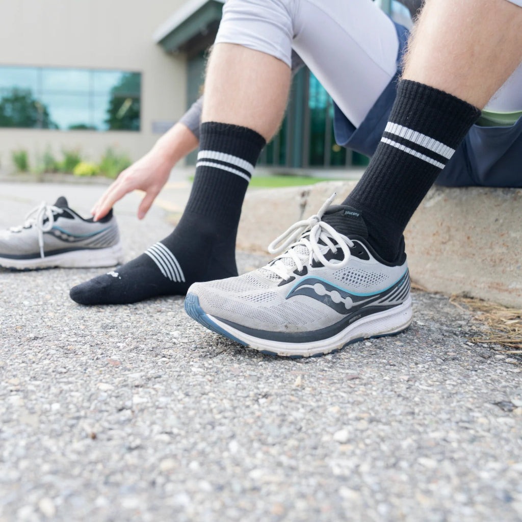 Darn Tough 1118 Men's Element Micro Crew Lightweight Running Socks - Hill and Dale Outdoors